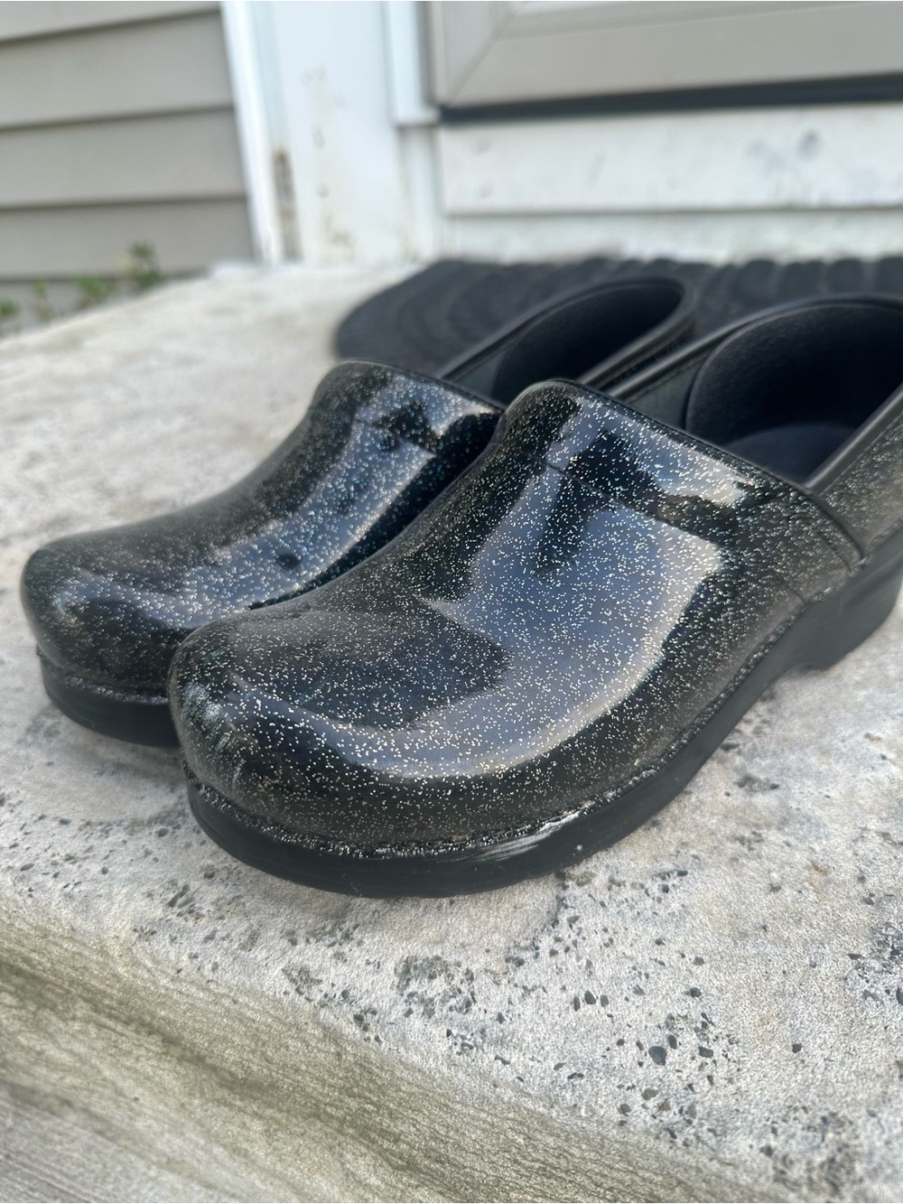 Dansko Black Silver Glitter Patent Professional Clogs Women’s 39 / 8.5-9